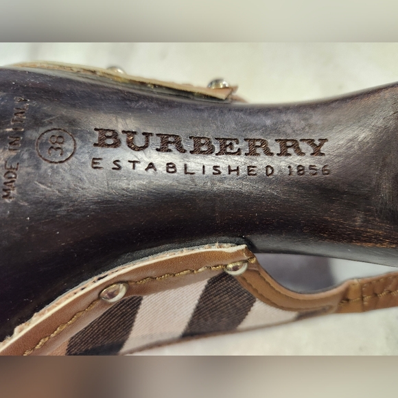 VINTAGE BURBERRY Peep-toe Slingback Heels - Picture 10 of 16